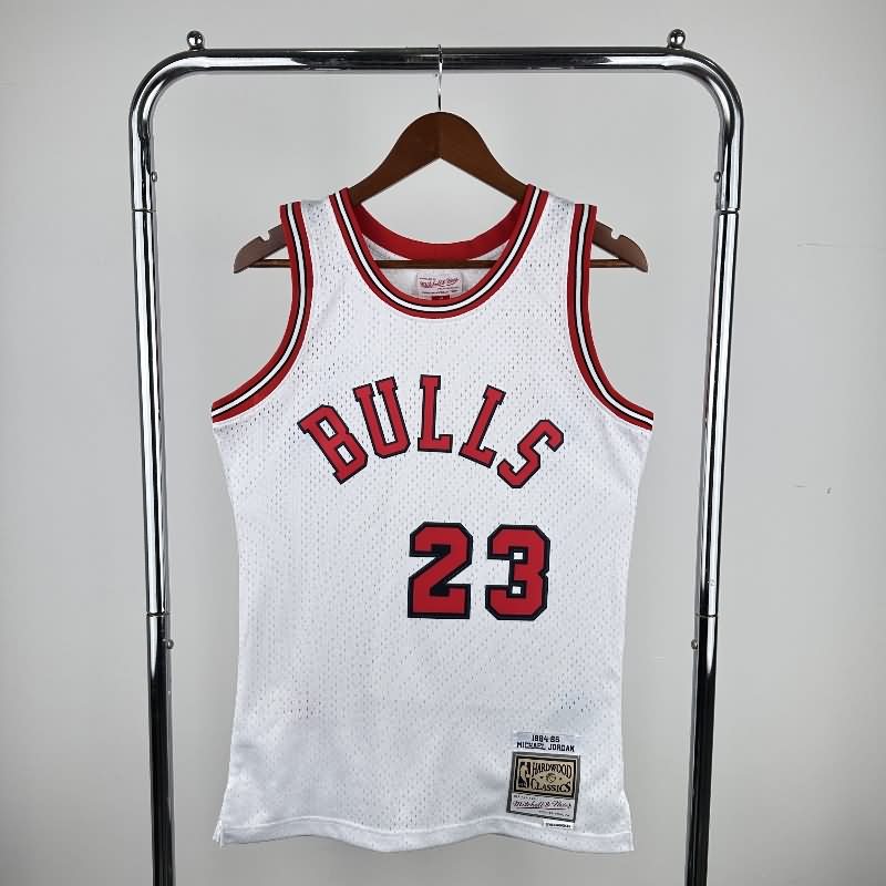 Chicago Bulls 1984/85 White Classics Basketball Jersey (Hot Press)