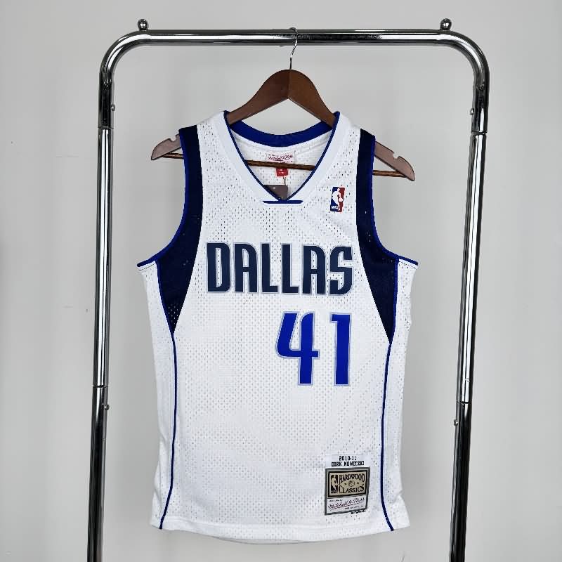 Dallas Mavericks 2010/11 White Classics Basketball Jersey (Hot Press)