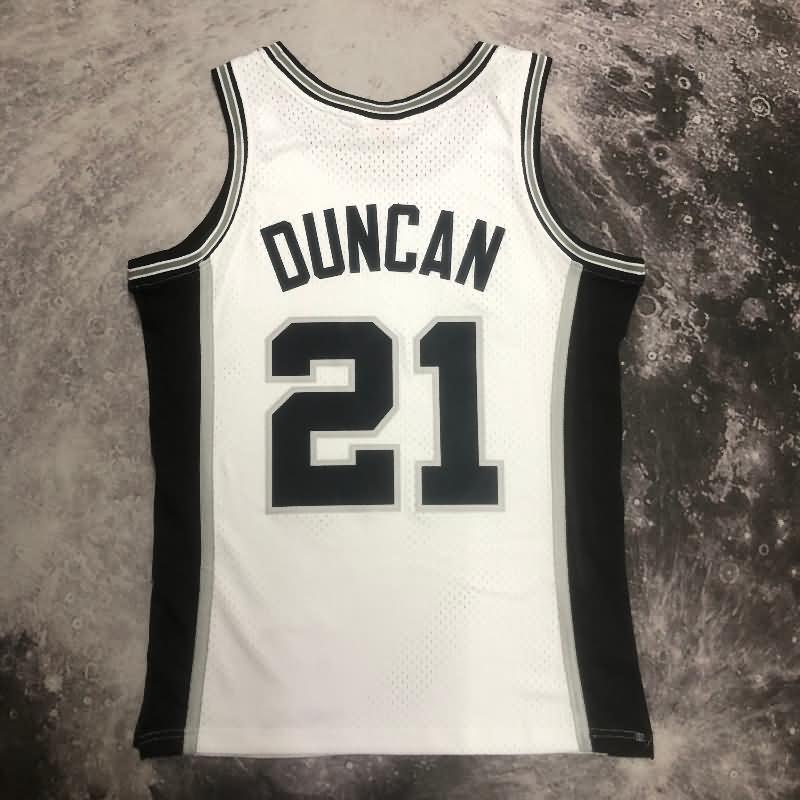 San Antonio Spurs 1998/99 White Classics Basketball Jersey (Hot Press)