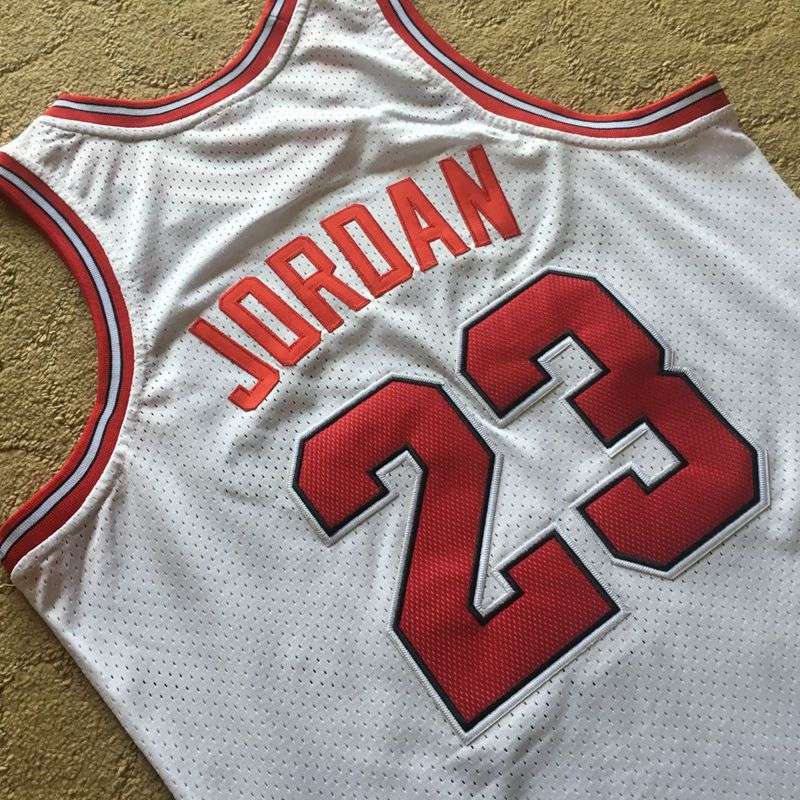 1984/85 Chicago Bulls JORDAN #23 White Classics Basketball Jersey (Closely Stitched)