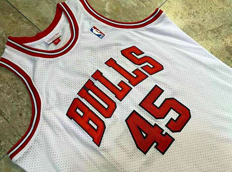 1994/95 Chicago Bulls JORDAN #45 White Classics Basketball Jersey (Closely Stitched)