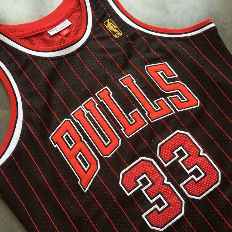 1995/96 Chicago Bulls PIPPEN #33 Black Classics Basketball Jersey (Closely Stitched)