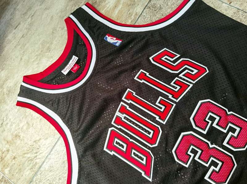 1997/98 Chicago Bulls PIPPEN #33 Black Classics Basketball Jersey (Closely Stitched)