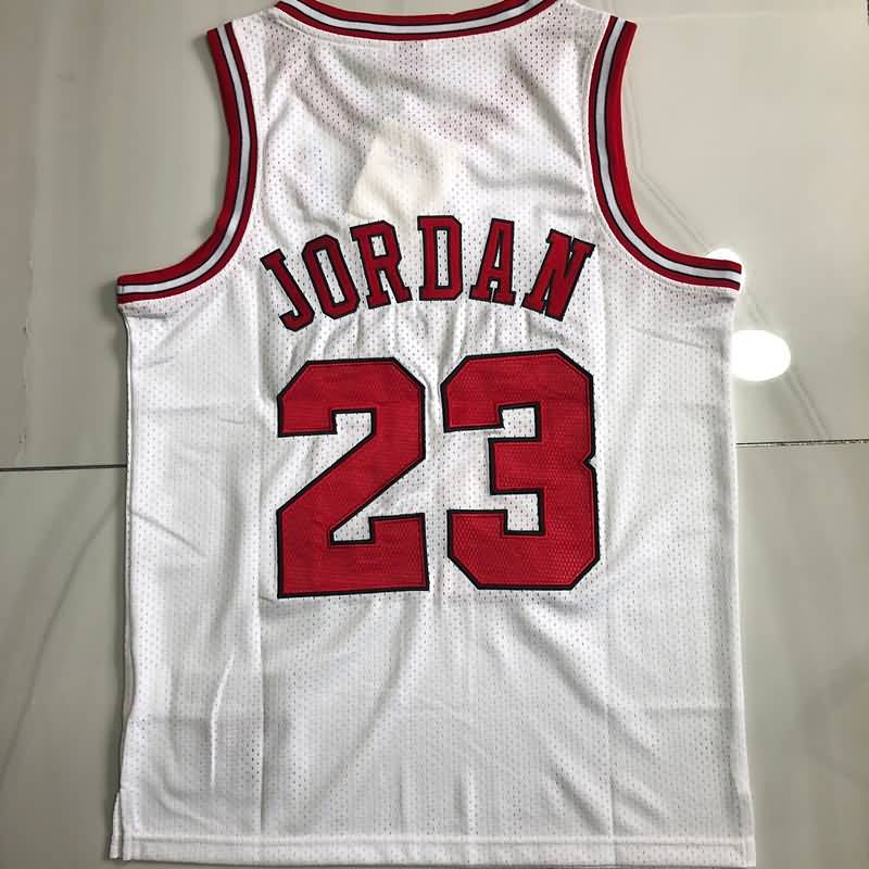 1997/98 Chicago Bulls JORDAN #23 White Classics Basketball Jersey (Closely Stitched)