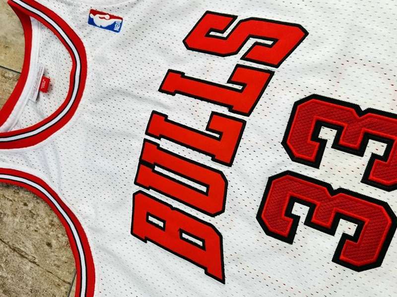 1997/98 Chicago Bulls PIPPEN #33 White Classics Basketball Jersey (Closely Stitched)