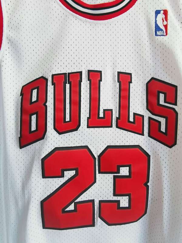 1997/98 Chicago Bulls JORDAN #23 White Classics Basketball Jersey (Stitched)