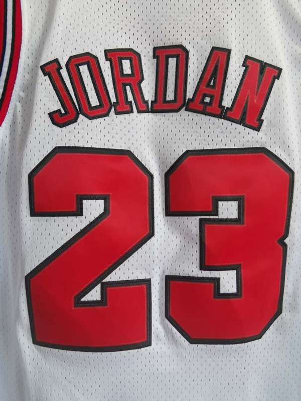 1997/98 Chicago Bulls JORDAN #23 White Classics Basketball Jersey (Stitched)