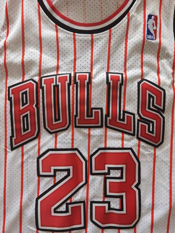 1997/98 Chicago Bulls JORDAN #23 White Classics Basketball Jersey 02 (Stitched)