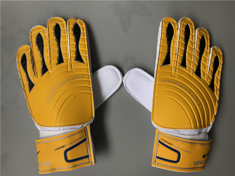 AAA Quality Nike Soccer Glove - 12