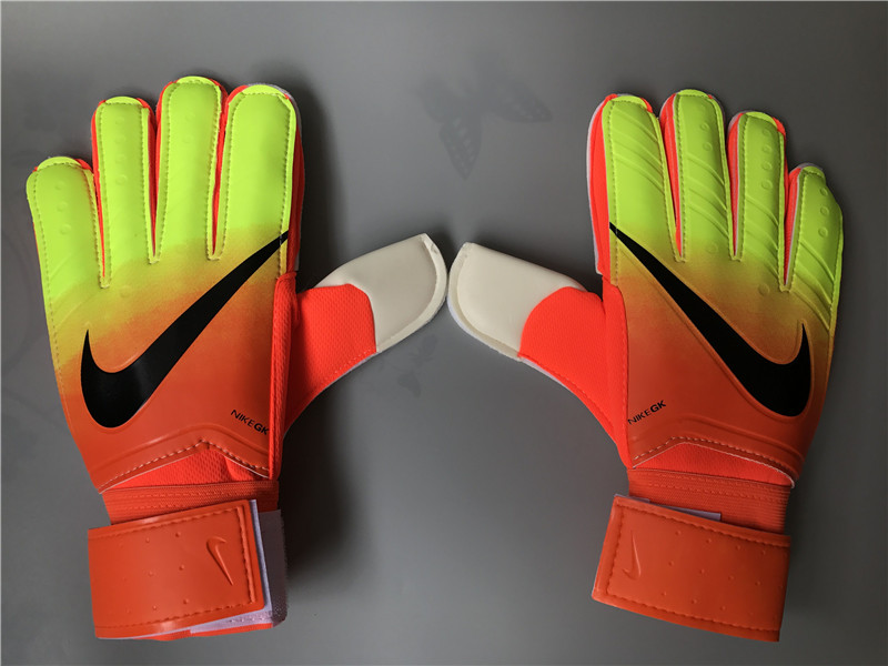 AAA Quality Nike Soccer Glove - 16