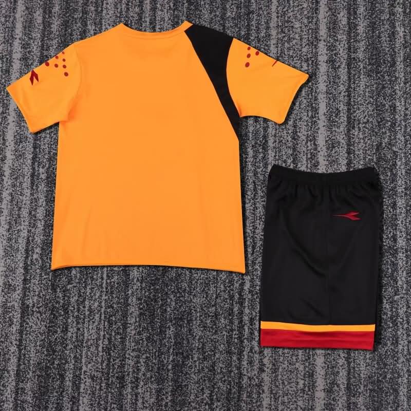 2005/06 AS Roma Home Kids Soccer Jersey And Shorts