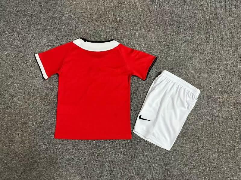 2004/06 Manchester United Home Kids Soccer Jersey And Shorts