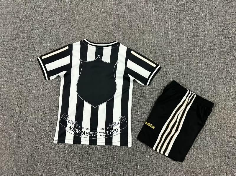 1997/99 Newcastle United Home Kids Soccer Jersey And Shorts