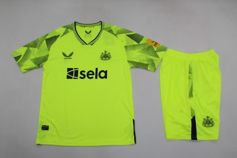 23/24 Newcastle United Goalkeeper Green Kids Soccer Jersey And Shorts