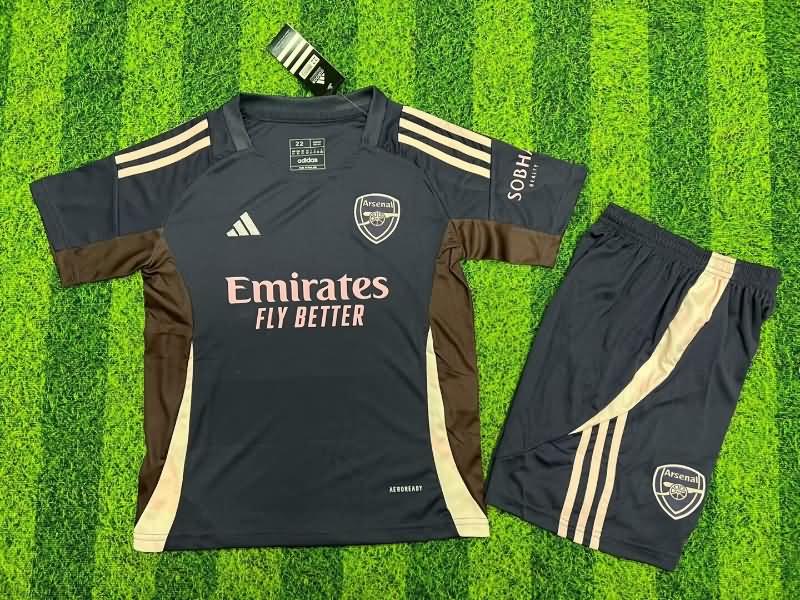 24/25 Arsenal Training Kids Soccer Jersey And Shorts 02