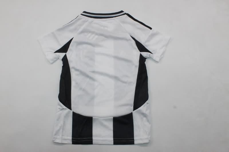 24/25 Juventus Home Kids Soccer Jersey And Shorts Leaked