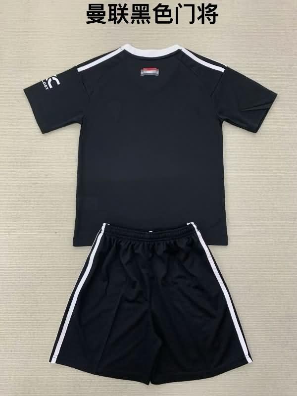 24/25 Manchester United Goalkeeper Black Kids Soccer Jersey And Shorts