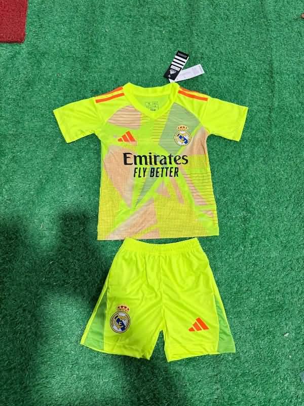 24/25 Real Madrid Goalkeeper Green Kids Soccer Jersey And Shorts 02