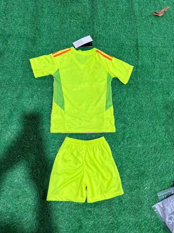 24/25 Real Madrid Goalkeeper Green Kids Soccer Jersey And Shorts 02