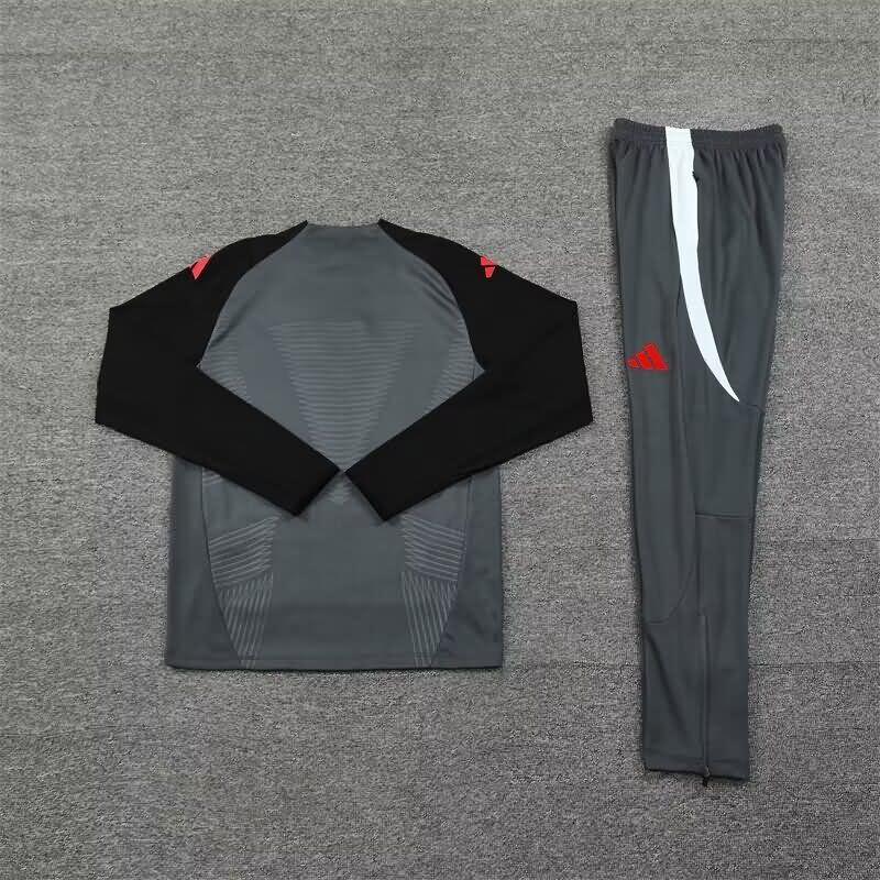 Thailand Quality(AAA) 24/25 Manchester United Grey Soccer Tracksuit