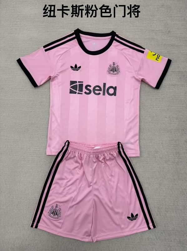 25/26 Newcastle United Goalkeeper Pink Soccer Jersey 25/26 Newcastle United Goalkeeper Pink Soccer Jersey