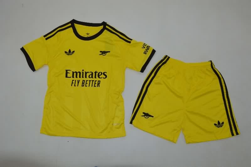 25/26 Arsenal Goalkeeper Yellow Kids Soccer Jersey And Shorts 02 25/26 Arsenal Goalkeeper Yellow Kids Soccer Jersey And Shorts 02