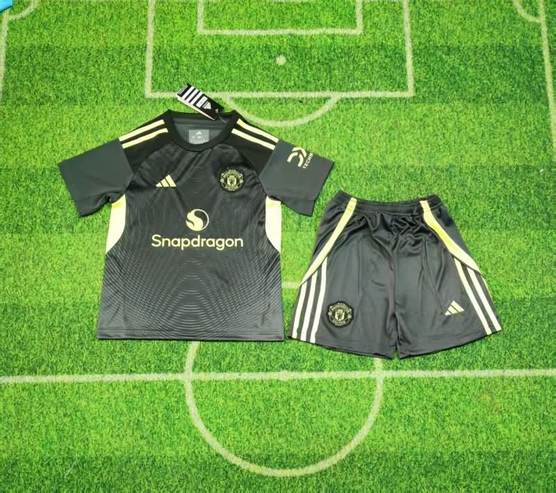 25/26 Manchester United Goalkeeper Black Kids Soccer Jersey And Shorts 25/26 Manchester United Goalkeeper Black Kids Soccer Jersey And Shorts