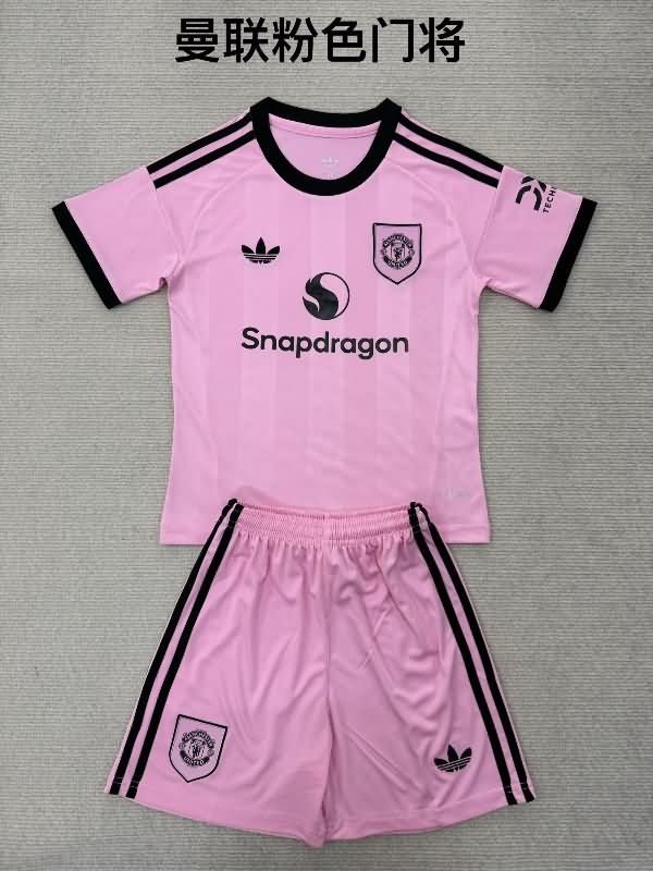 25/26 Manchester United Goalkeeper Pink Kids Soccer Jersey And Shorts 25/26 Manchester United Goalkeeper Pink Kids Soccer Jersey And Shorts