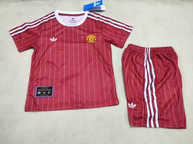 25/26 Manchester United Red Kids Soccer Jersey And Shorts 02 25/26 Manchester United Red Kids Soccer Jersey And Shorts 02