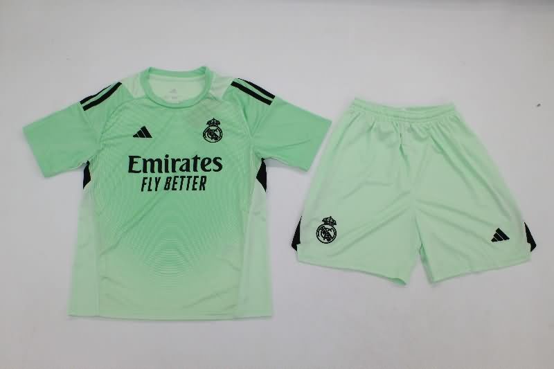 25/26 Real Madrid Goalkeeper Green Kids Soccer Jersey And Shorts 25/26 Real Madrid Goalkeeper Green Kids Soccer Jersey And Shorts