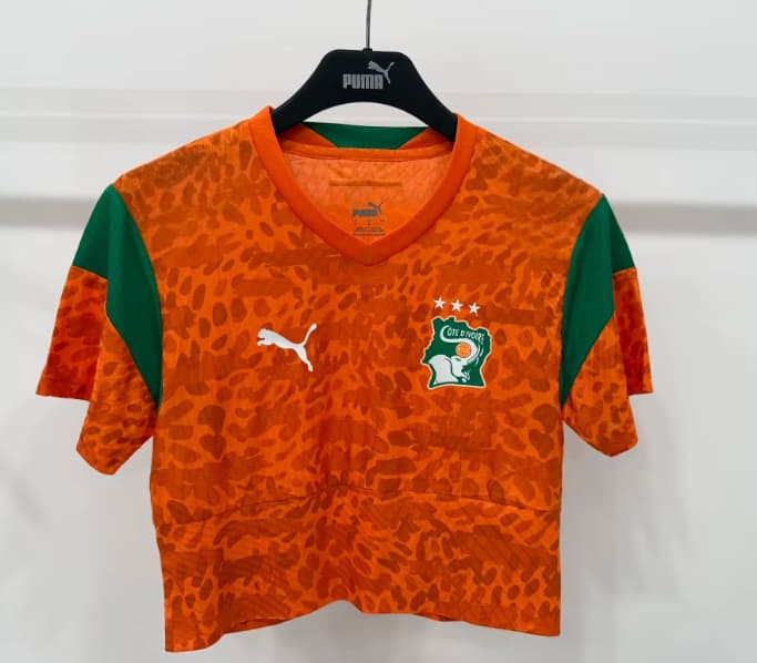 Thailand Quality(AAA) 2026 Ivory Home Women Cropped Soccer Jersey Thailand Quality(AAA) 2026 Ivory Home Women Cropped Soccer Jersey