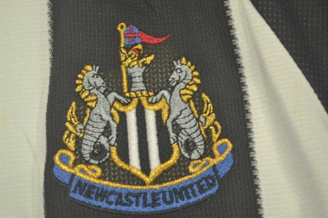 Thailand Quality(AAA) 2005/06 Newcastle United Home Retro Soccer Jersey