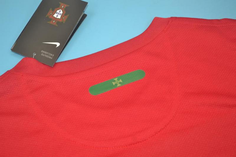 Thailand Quality(AAA) 2010 Portugal Home Retro Soccer Jersey