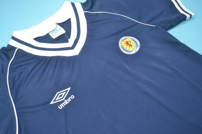 Thailand Quality(AAA) 1982 Scotland Home Retro Soccer Jersey