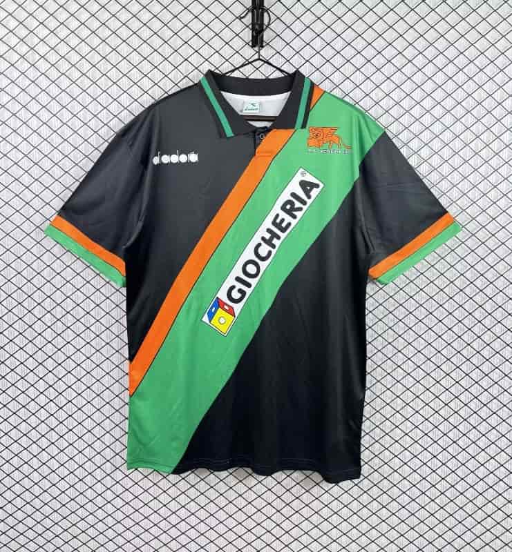 Thailand Quality(AAA) 1992/93 Venezia Home Retro Soccer Jersey Thailand Quality(AAA) 1992/93 Venezia Home Retro Soccer Jersey